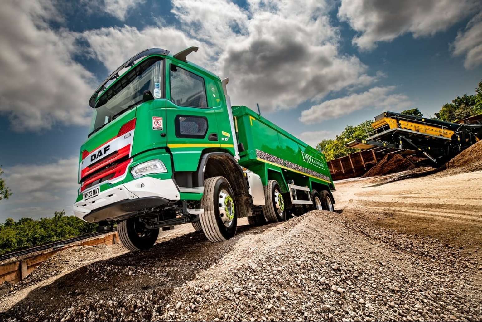 New DAF XDC eight-wheelers signal new dawn at Day Aggregates