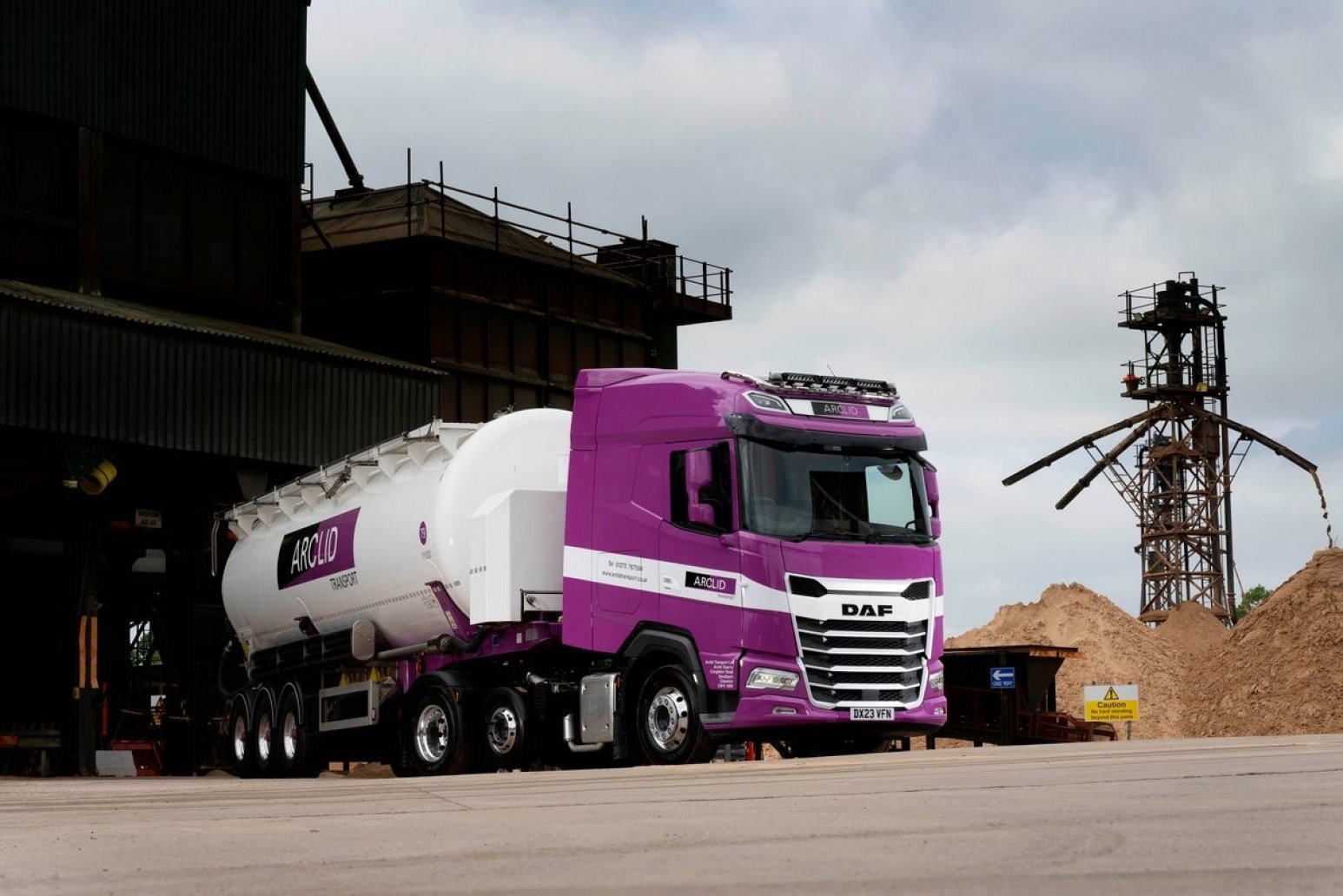 ‘Back to buying British’ for Arclid with new DAF XG trio