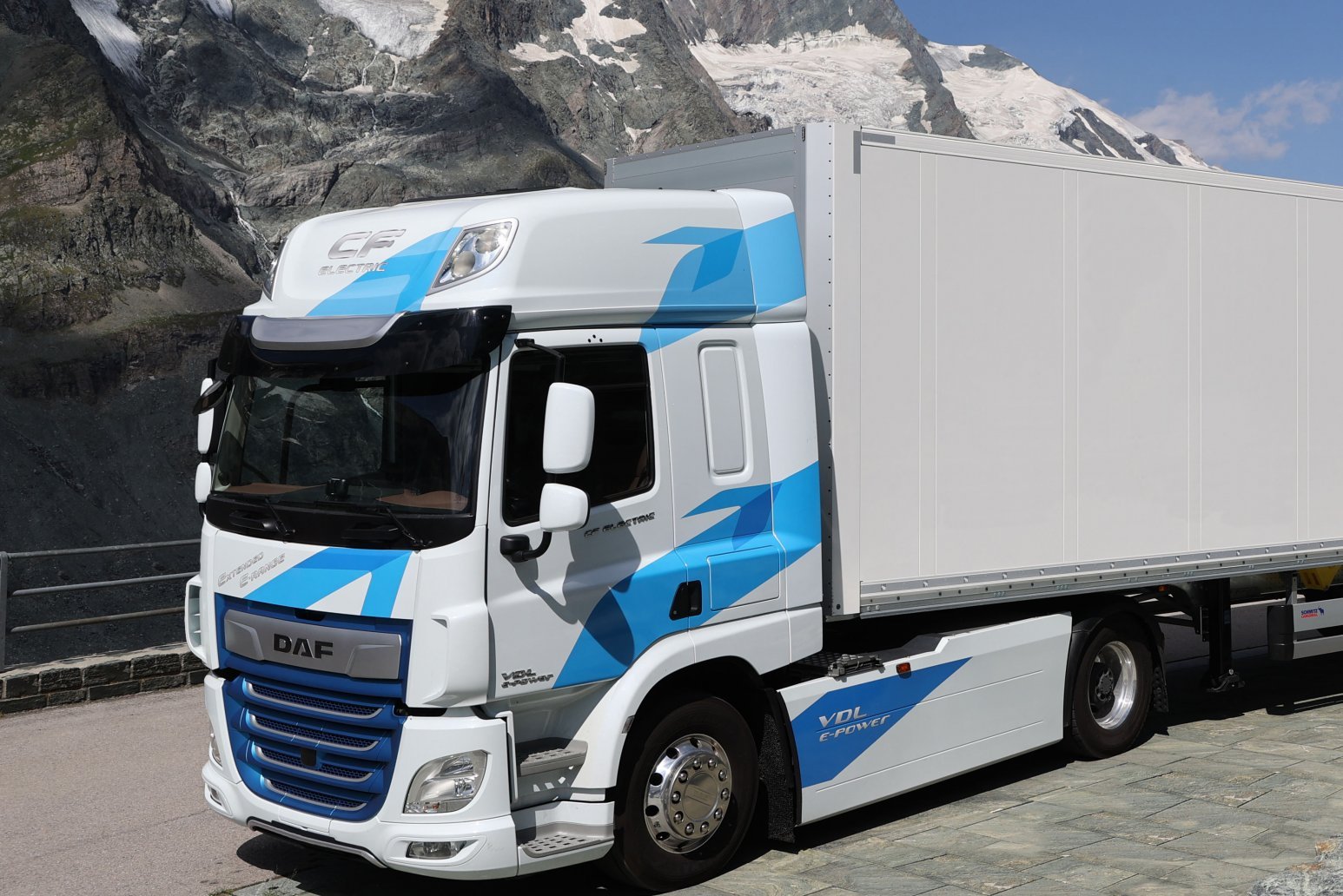 PACCAR Achieves Record Quarterly Revenues and Profits